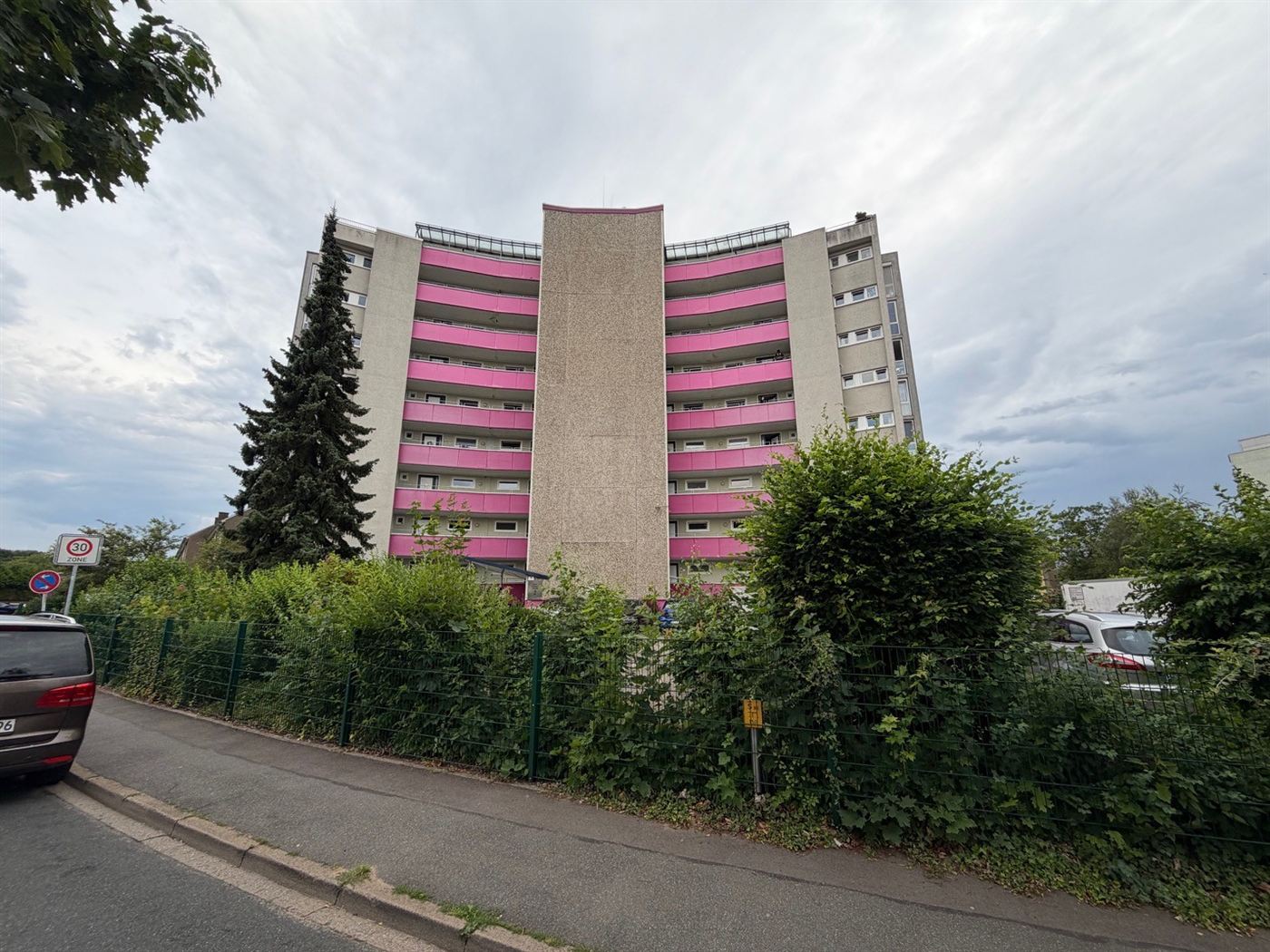 Mehrfamilienhaus mit 59 Wohnungen, das mit Wärmepumpe heizt