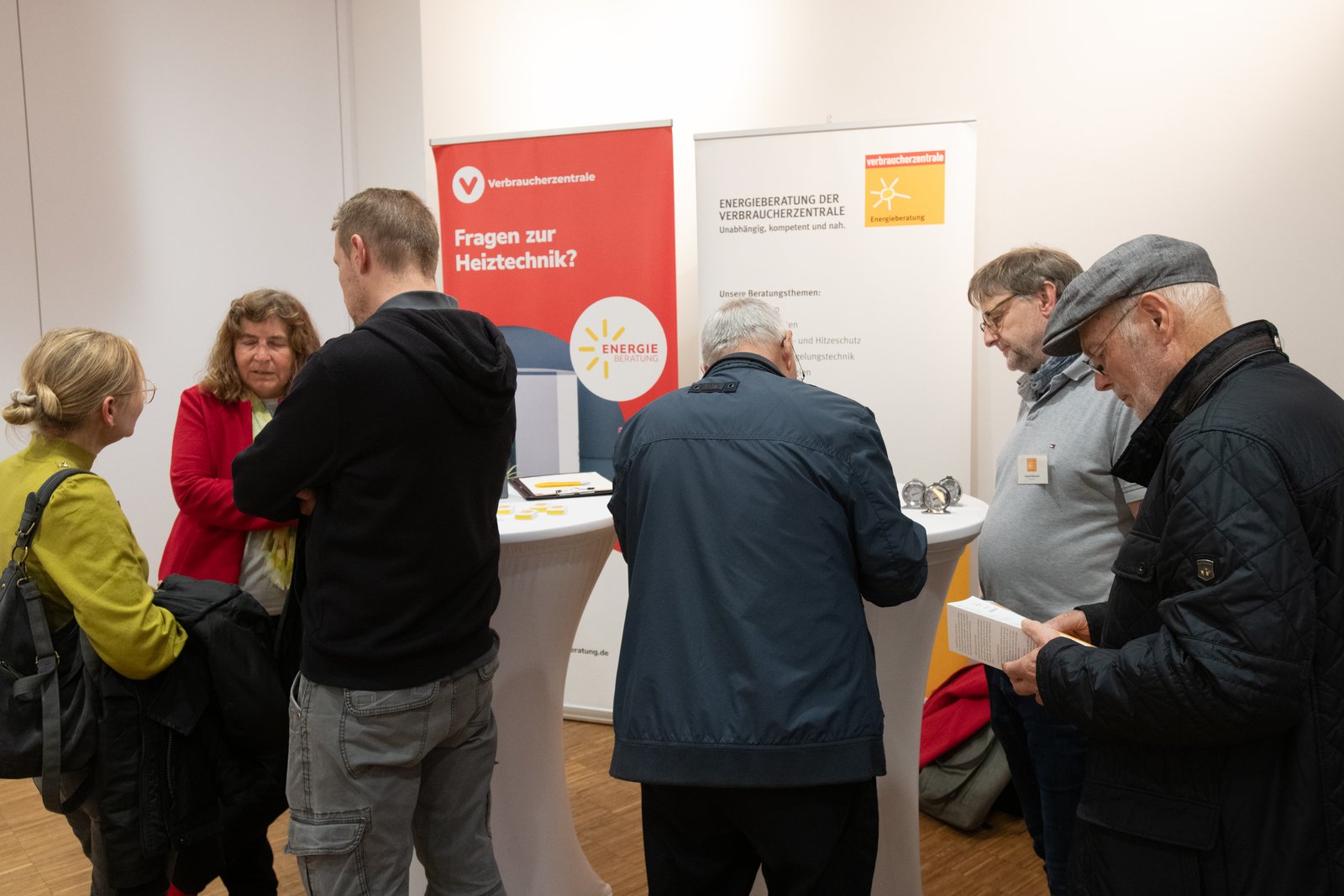 Beratung am Stand von Verbraucherzentrale