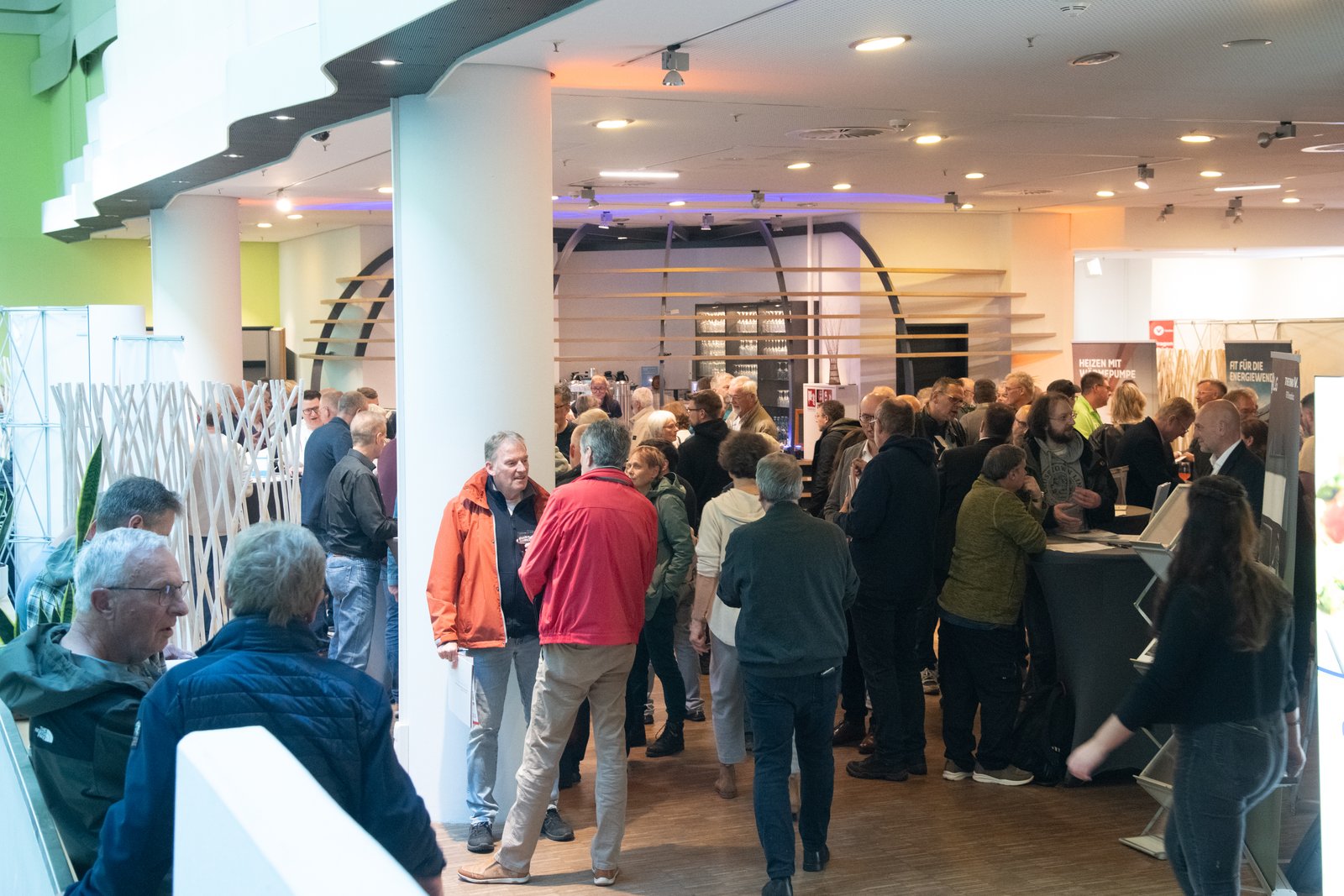 Volles Foyer im Klimahaus während des Beratungsmarathons