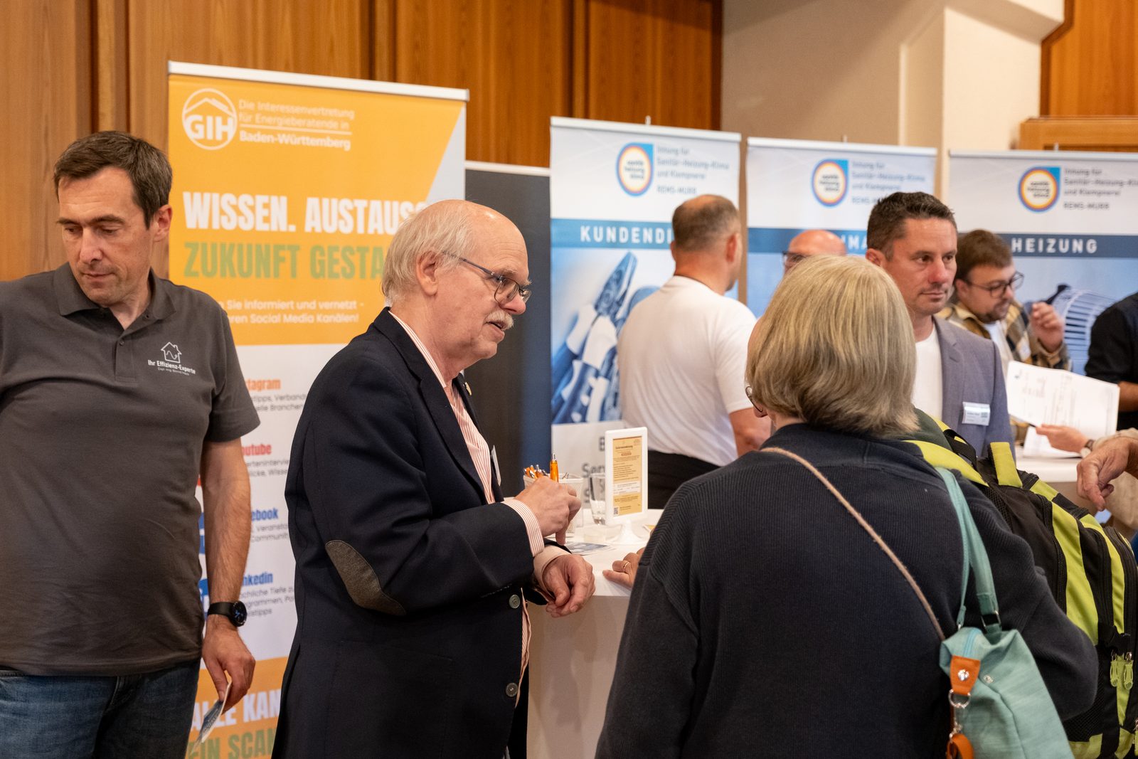 Beratung am Stand: Gruppe AGiHL